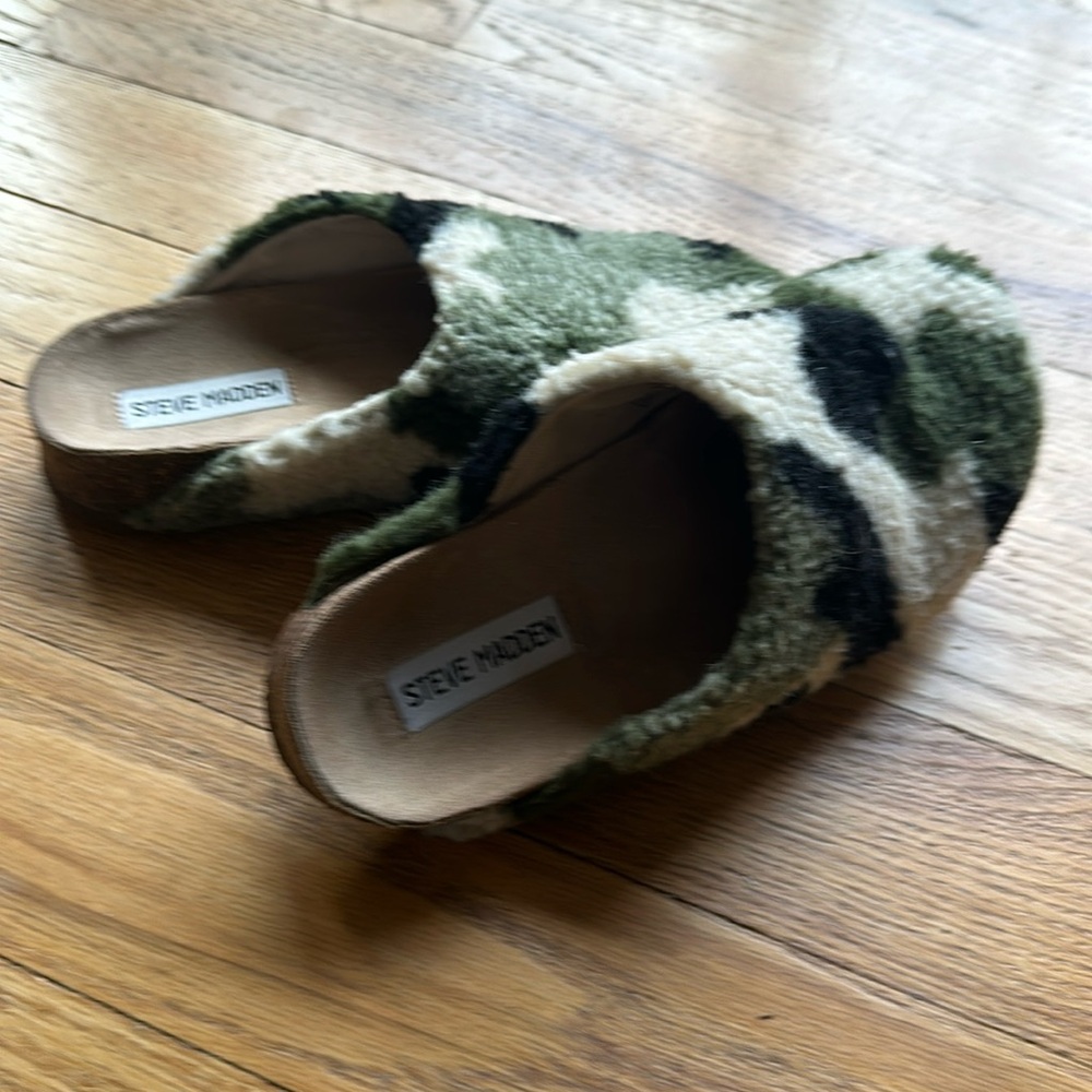 Steve Madden Clogs